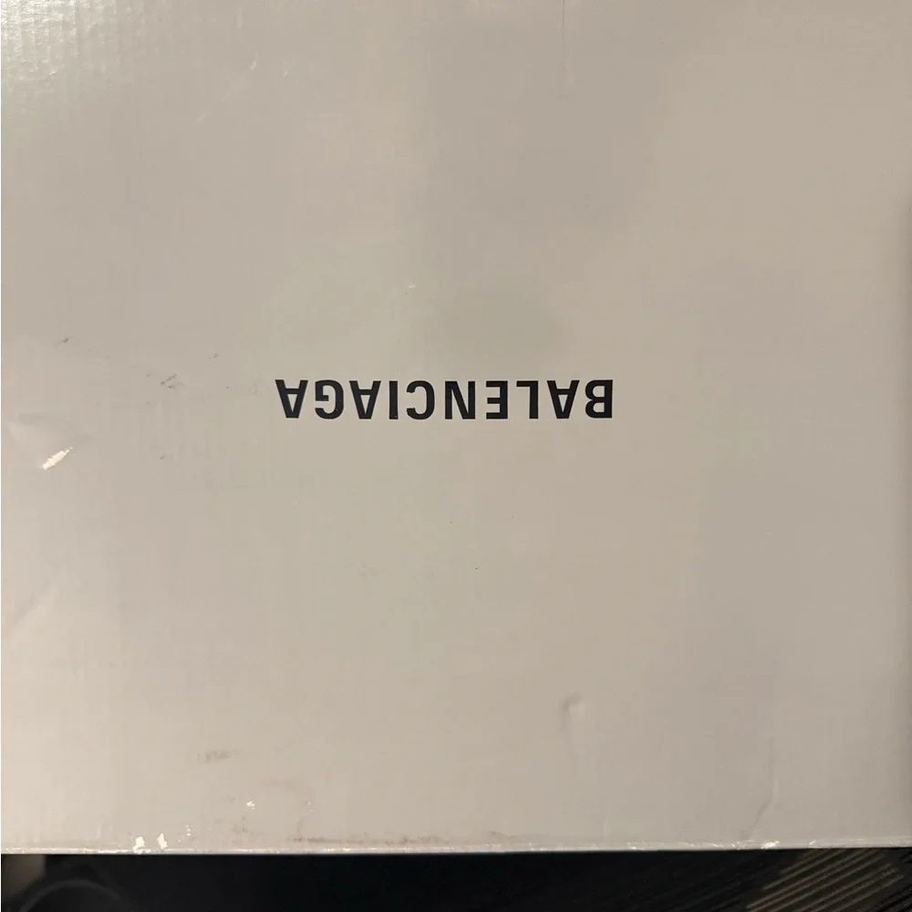 Balenciaga 3xl Men’s - Picture 10 of 10